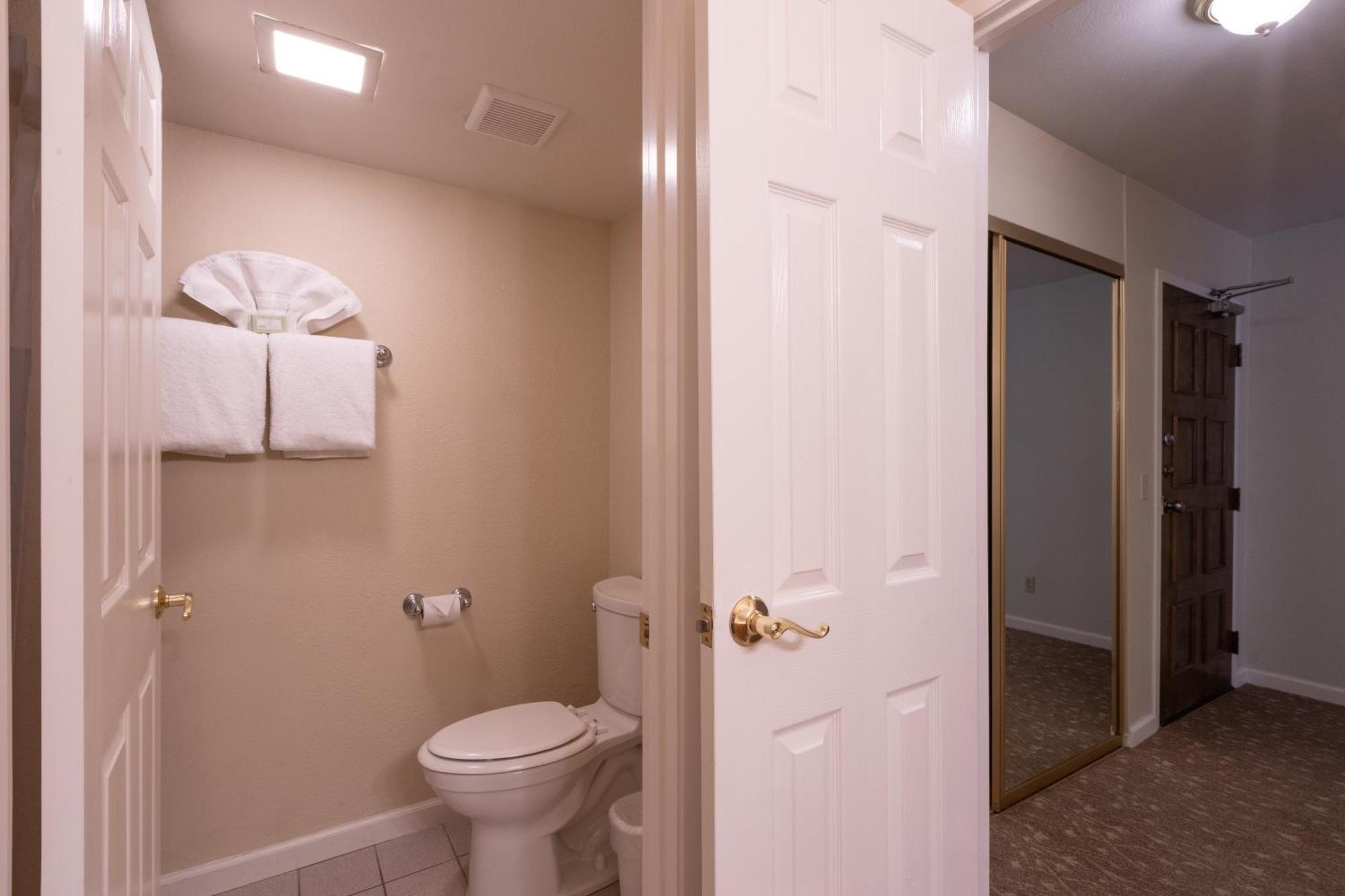 San Diego Country Estates Ramona Room photo